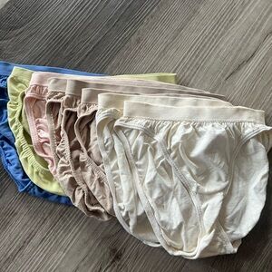 NWT Victoria’s Secret Body Set/8 Bikinis